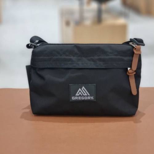 Gregory Envelope Shoulder 1L 斜背包