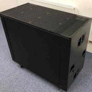 D&B b22 subwoofer 一隻