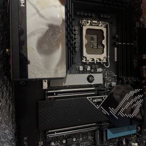 壞板一塊 ASUS ROG Z690