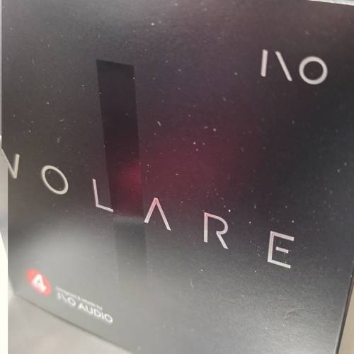 IO Audio VOLARE 三混合入耳式耳機。