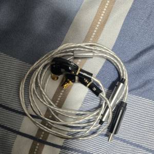 Campfire Audio
Axion II