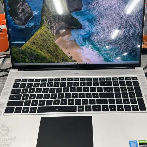 Gigabyte AERO 17 YE5