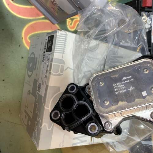 維修引擎機油滲漏 冷卻液滲漏 節溫器 漏 油 節溫器 BMW MIni audi benz Land rover VW