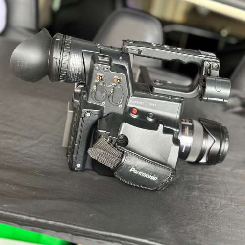 Panasonic AF100 + Lumix