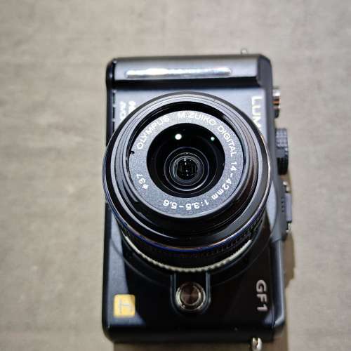 Panasonic GF1 松下 樂聲 + olympus 奧林巴斯  14-42 II M43 14mm 42mm 兩電一充連...