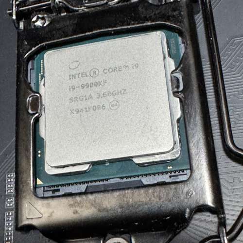 Gigabyte AORUS Z390底板連CPU Intel i9-9900KF