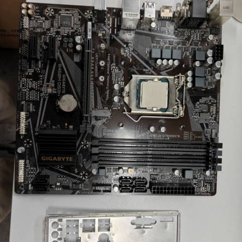 I7 10700F + GIGABYTE B460M DS3H