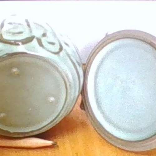 宋代汝窑孔雀粉盒