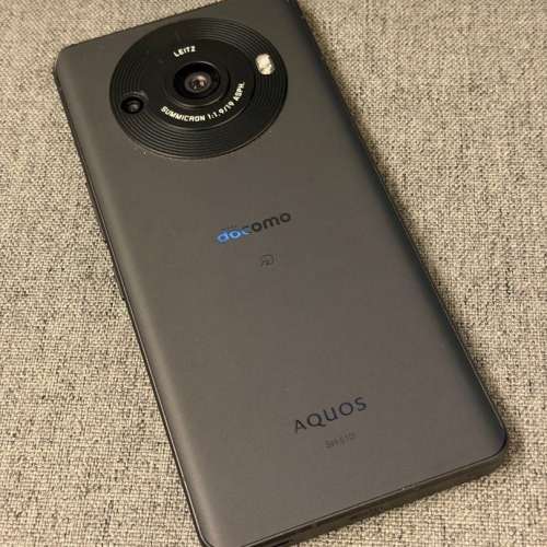 Sharp Aquos R8 Pro 萊卡鏡頭手機(只限今日内快放）