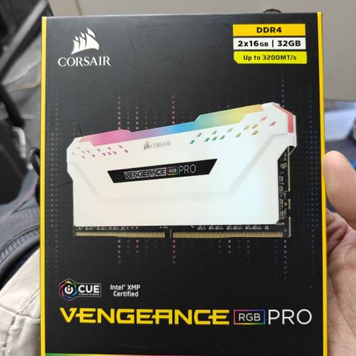 Corsair Vengeance RGB PRO DDR4 3200 C16 32GB (2 X 16GB) 白色