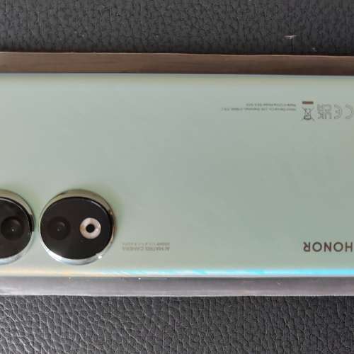 Honor 90 - 512G - Ram 12G - 5000mAH 小点玻璃泡於屏幕