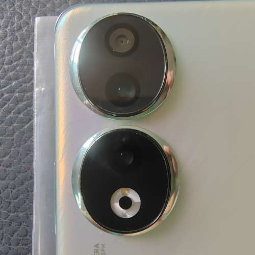 Honor 90 - 512G - Ram 12G - 5000mAH 小点玻璃泡於屏幕