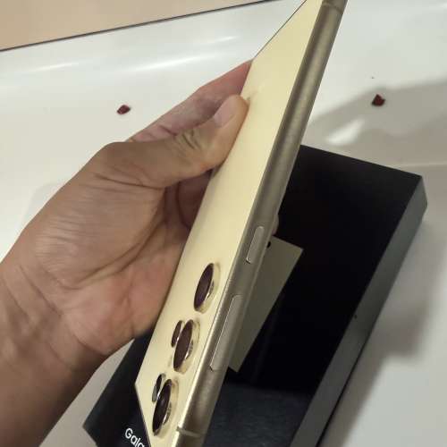 Samsung Galaxy S24 Ultra 512gb金色鈦金屬手機，完美冇花，冇修冇拆，所有功能正常...