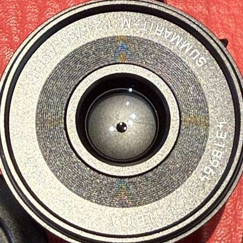 Leica Summarit-M 35 f2.4 ASPH. black lens with B+W UV filter