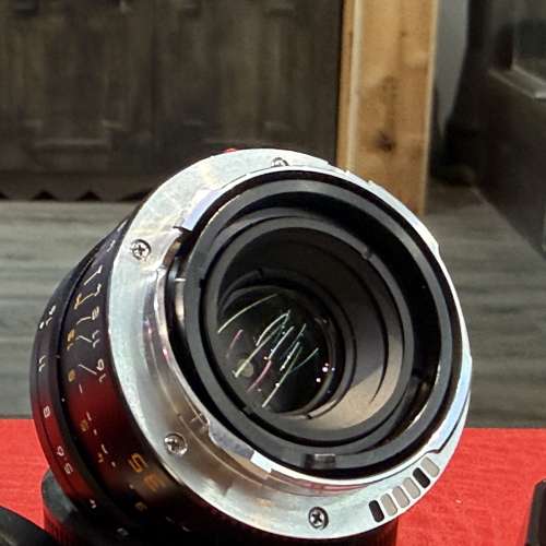 Leica Summarit-M 35 f2.4 ASPH. black lens with B+W UV filter