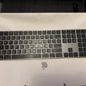 二代Magic Keyboard-精妙鍵盤配備數字鍵盤，適用於 Mac 型號 (lighting) - 美式英...