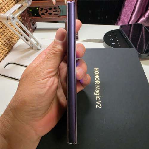 Honor magic v2 16+512 紫色香港行貨 雙卡 二手 99%新全套有盒功能全正常 荃灣港鐵...