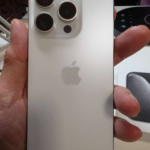 99%New iPhone 15 Pro 256GB 行貨 White Titanium 100 ％正常操作 全程用保護貼兼...