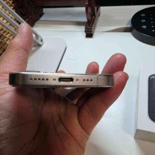 99%New iPhone 15 Pro 256GB 行貨 White Titanium 100 ％正常操作 全程用保護貼兼...