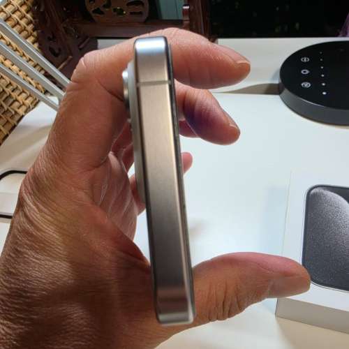 99%New iPhone 15 Pro 256GB 行貨 White Titanium 100 ％正常操作 全程用保護貼兼...