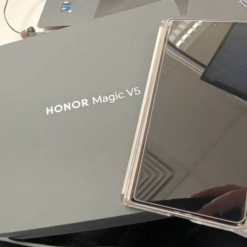 Honor榮耀Magic V5 金色 香港行貨 保養到2027年9月