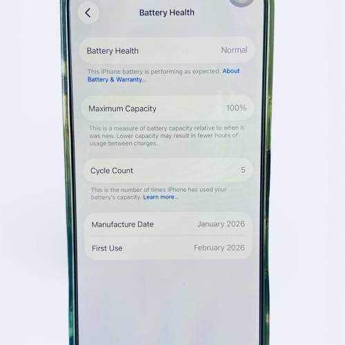 99.9%新，iphone 17, 256gb, white, 行貨有保養