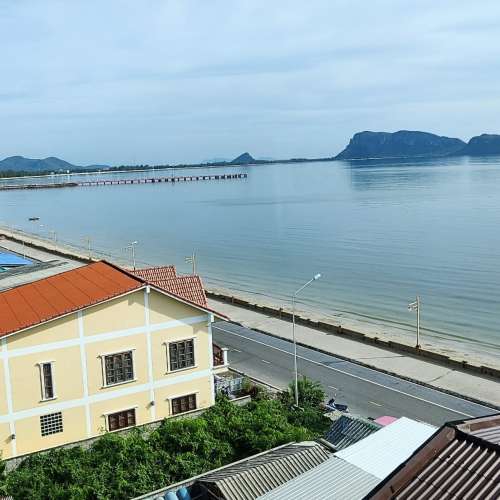 罕有放售八九成新富士 F800 EXR高階隨身輕便相机