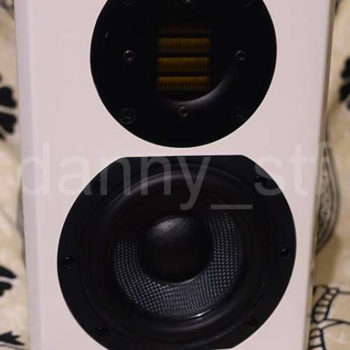 一個 ADAM ARTist 3 白色 主動式 內置DAC 監聽喇叭 有源音箱 Monitior