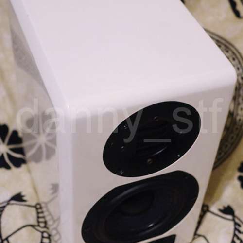 一個 ADAM ARTist 3 白色 主動式 內置DAC 監聽喇叭 有源音箱 Monitior