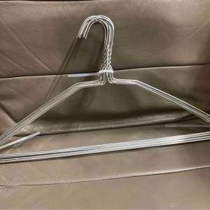 金屬衣架 , 售完即止 ($15/10 pcs ) Metal hangers, while supplies last