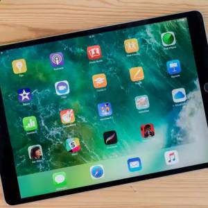 【大容量/插卡版】iPad Pro 10.5" 256GB WiFi+Cellular (太空灰) - 影音娛樂與流暢...