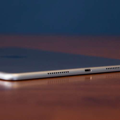 【大容量/插卡版】iPad Pro 10.5" 256GB WiFi+Cellular (太空灰) - 影音娛樂與流暢...