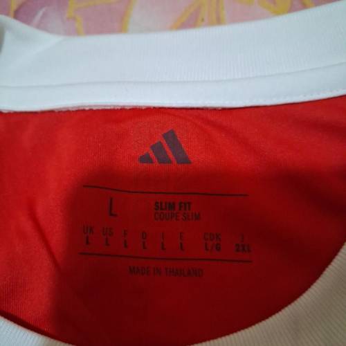 拜仁慕尼黑25/26年主埸球衣 （全隊簽名球衣）