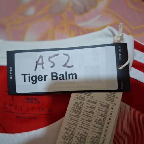 拜仁慕尼黑25/26年主埸球衣 （全隊簽名球衣）