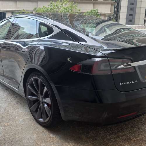 Tesla Model S P90D