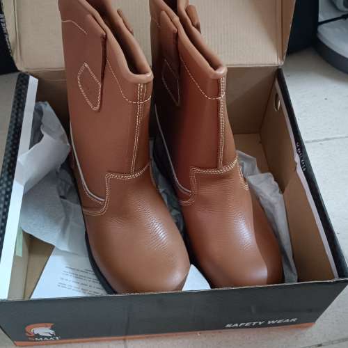 出售全新smaat安全鞋43碼一對