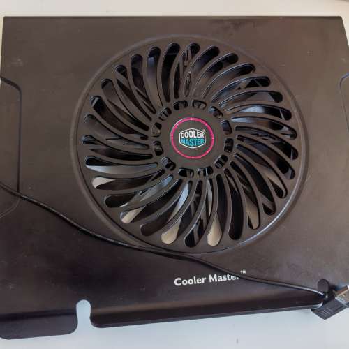 9成新 Cooler Master 手提電腦散熱座 (19cm 超靜音磁浮風扇，USB取電，有轉接)