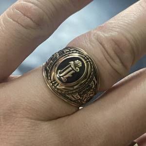 10K 黃金 SCHOOL RING 約17圈 $5500