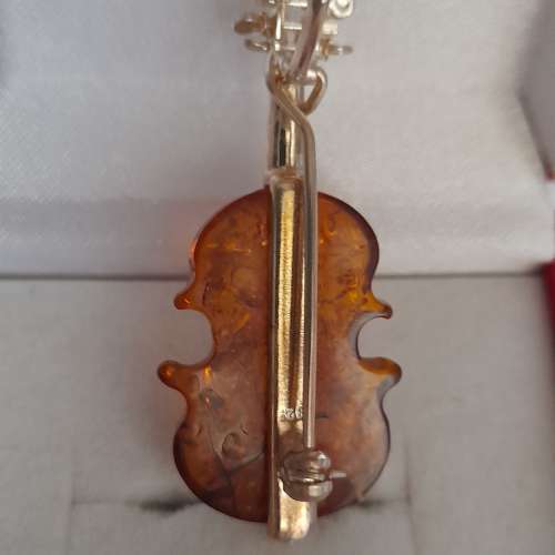 蜜蠟心針約2寸，鑲嵌純銀，可作小擺件用，收藏珍品。no.WB5.3.26