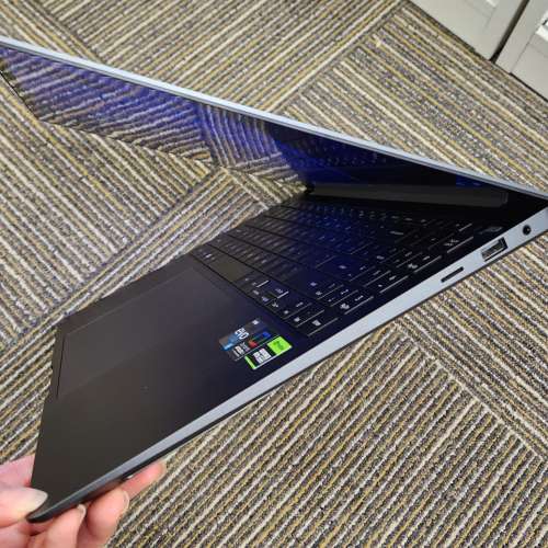 Samsung Book 3 Ultra i9 13代 32GB+1TB