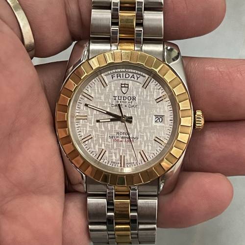 越來越少有😂 TUDOR 23013 DATE-DAY 金鋼大菠蘿 少有銀布紋面 838出世咭 新年特價$...