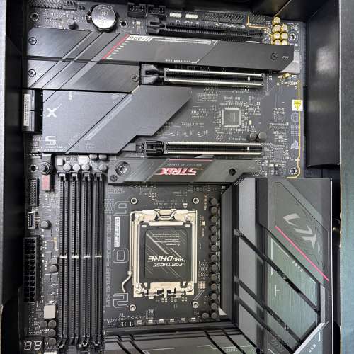Asus 華碩 ROG STRIX B650E-E GAMING WiFi ATX 主機板 (DDR5/Wi-Fi/藍牙/AM5)