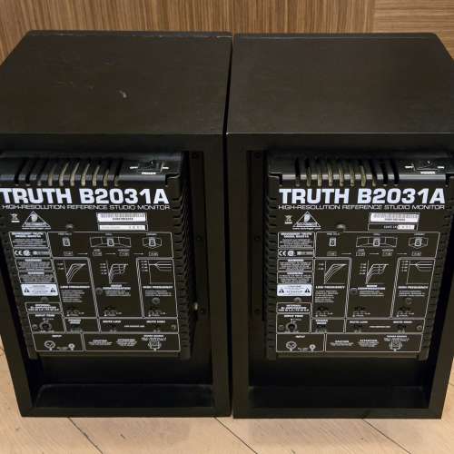 Behringer TRUTH B2031A High-Resolution, Active 2-Way Reference Studio Monitor,