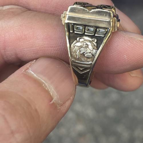 10K 黃金 SCHOOL RING 約18圈 $7500