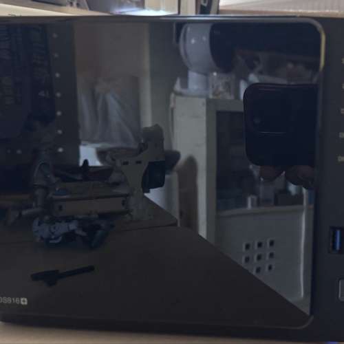 二手 Synology DS916+ NAS w/ 1 x 二手 SEAGATE NAS 4TB HDD (ST4000VN000)