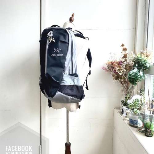 不死鳥 Arc'teryx Arro 22 backpack 行貨保養單，終生香港保養 紫色 白色 冰藍色 深...