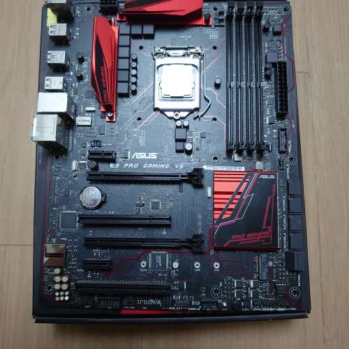 ASUS E3 PRO GAMING V5+ XEON E3 1270 V6+DDR4 2400 4G X3