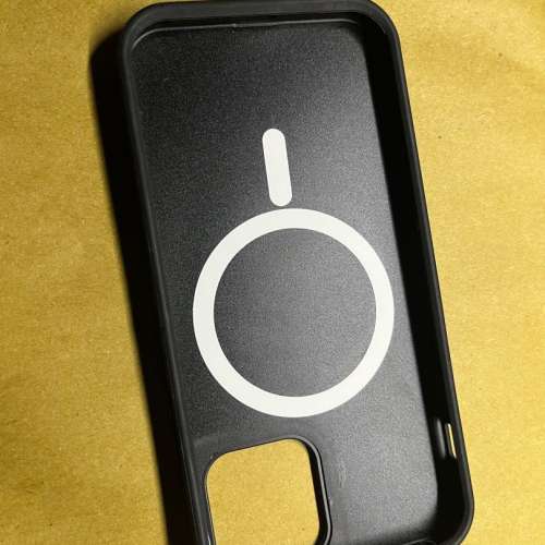 iPhone 12pro 手機硬殻一個 非castify