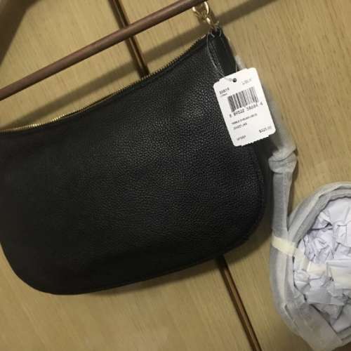 全新 Coach Pebble Chelsea Crossbody 黑色簡約單肩手袋 可斜揹