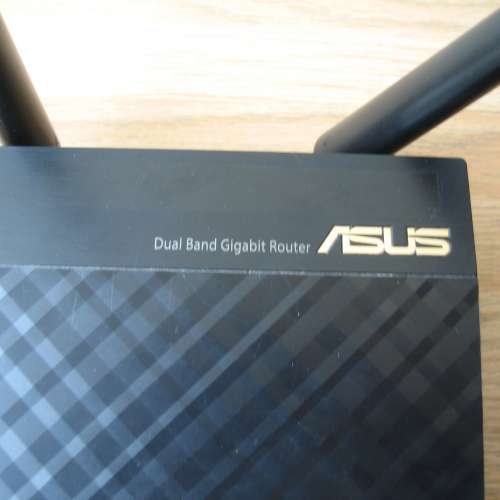 Asus RT-AC66u B1  AC1750 雙頻無線路由器